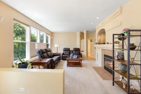 1675 Seaton Lane Elgin IL 60123