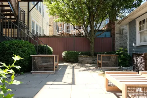 4822 North Leavitt Street Chicago IL 60625