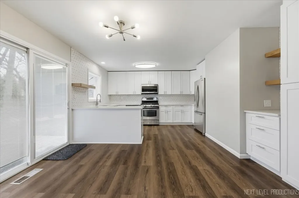 417 Cambridge Way Bolingbrook IL 60440