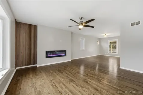417 Cambridge Way Bolingbrook IL 60440