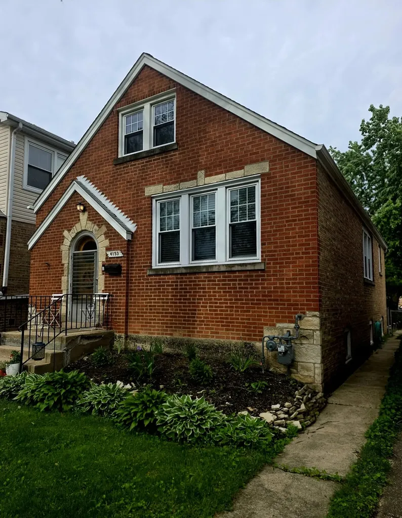 4153 Elm Avenue Brookfield IL 60513