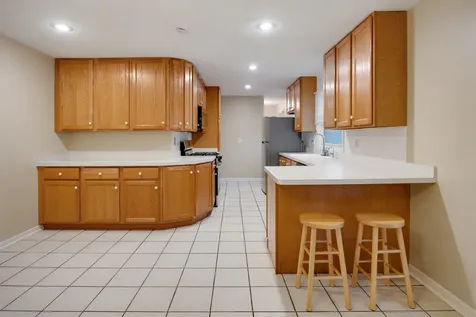 46 Avon Road Elk Grove Village IL 60007