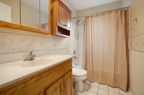 46 Avon Road Elk Grove Village IL 60007