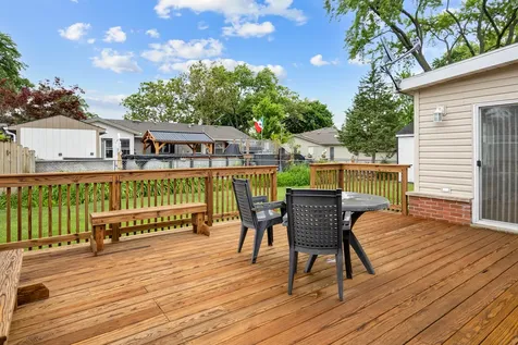46 Avon Road Elk Grove Village IL 60007