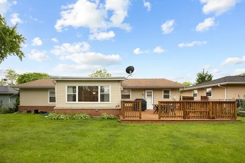 46 Avon Road Elk Grove Village IL 60007