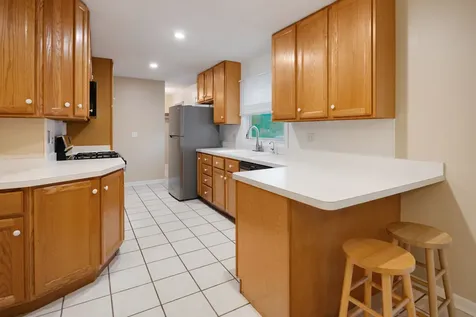 46 Avon Road Elk Grove Village IL 60007