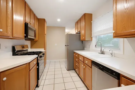 46 Avon Road Elk Grove Village IL 60007