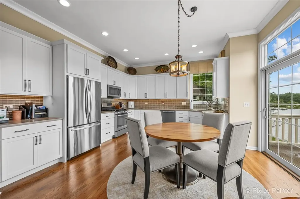 4053 Honeymoon Ridge Lake In The Hills IL 60156