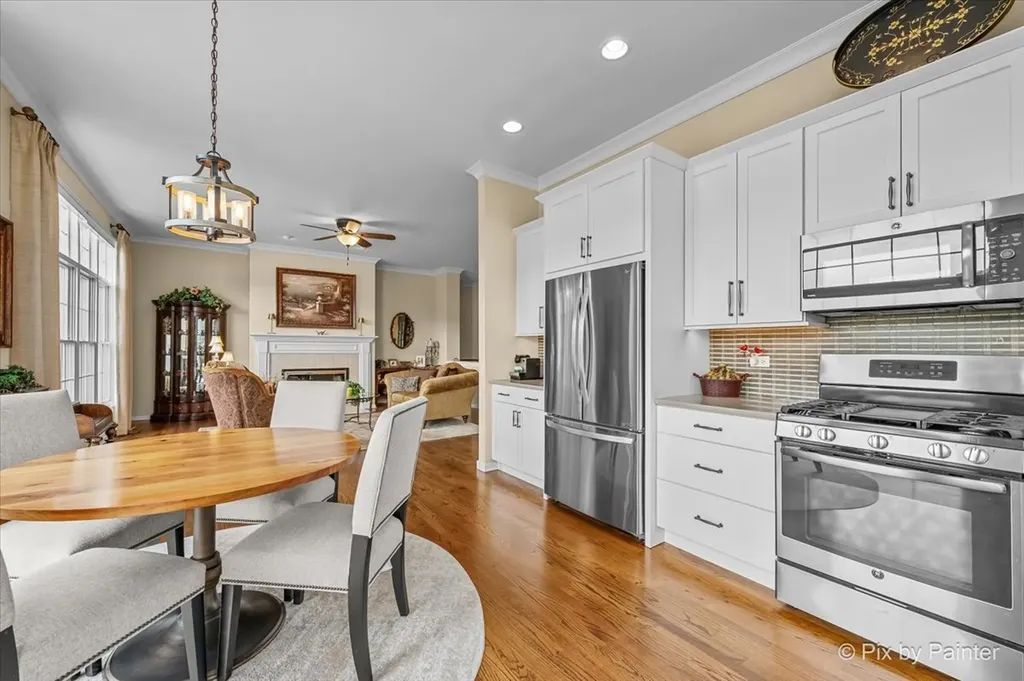 4053 Honeymoon Ridge Lake In The Hills IL 60156