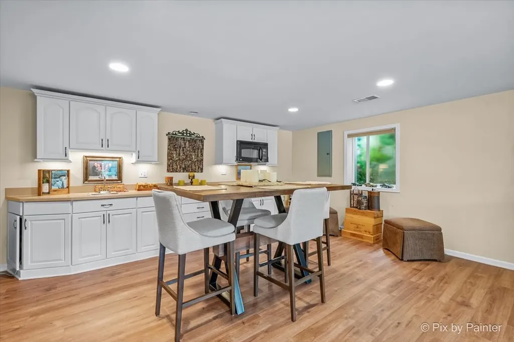 4053 Honeymoon Ridge Lake In The Hills IL 60156
