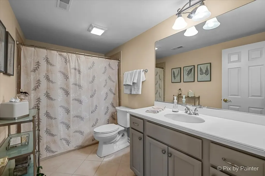 4053 Honeymoon Ridge Lake In The Hills IL 60156