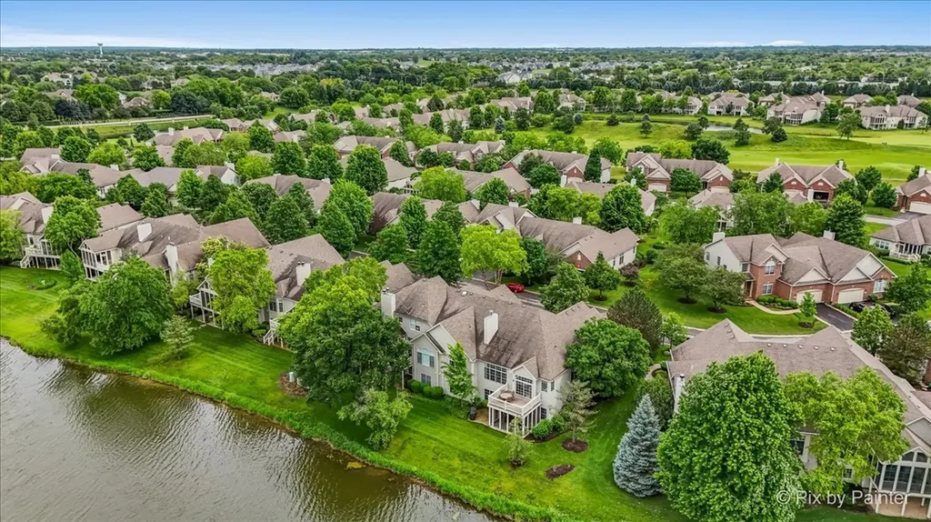 4053 Honeymoon Ridge Lake In The Hills IL 60156