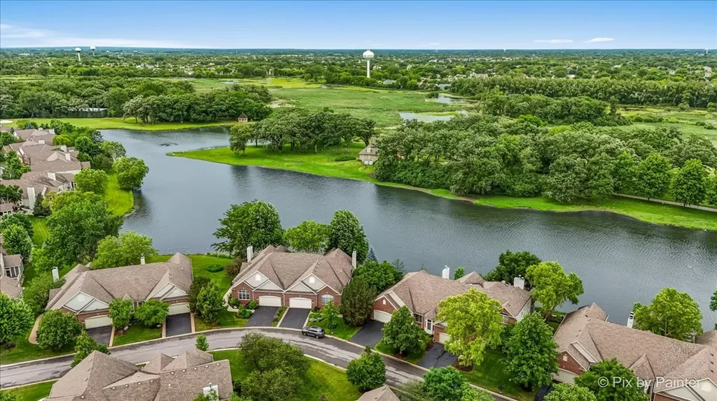 4053 Honeymoon Ridge Lake In The Hills IL 60156