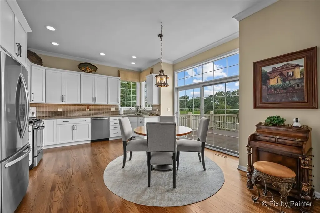 4053 Honeymoon Ridge Lake In The Hills IL 60156