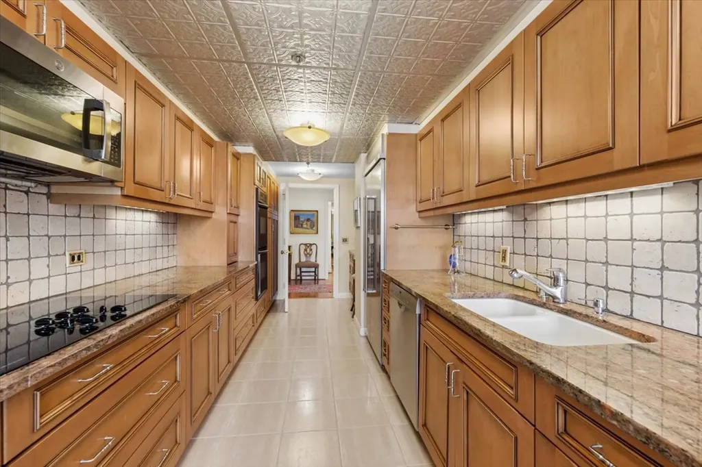161 East Chicago Avenue Chicago IL 60611