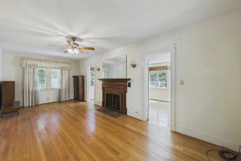 306 North Maple Avenue Elmhurst IL 60126