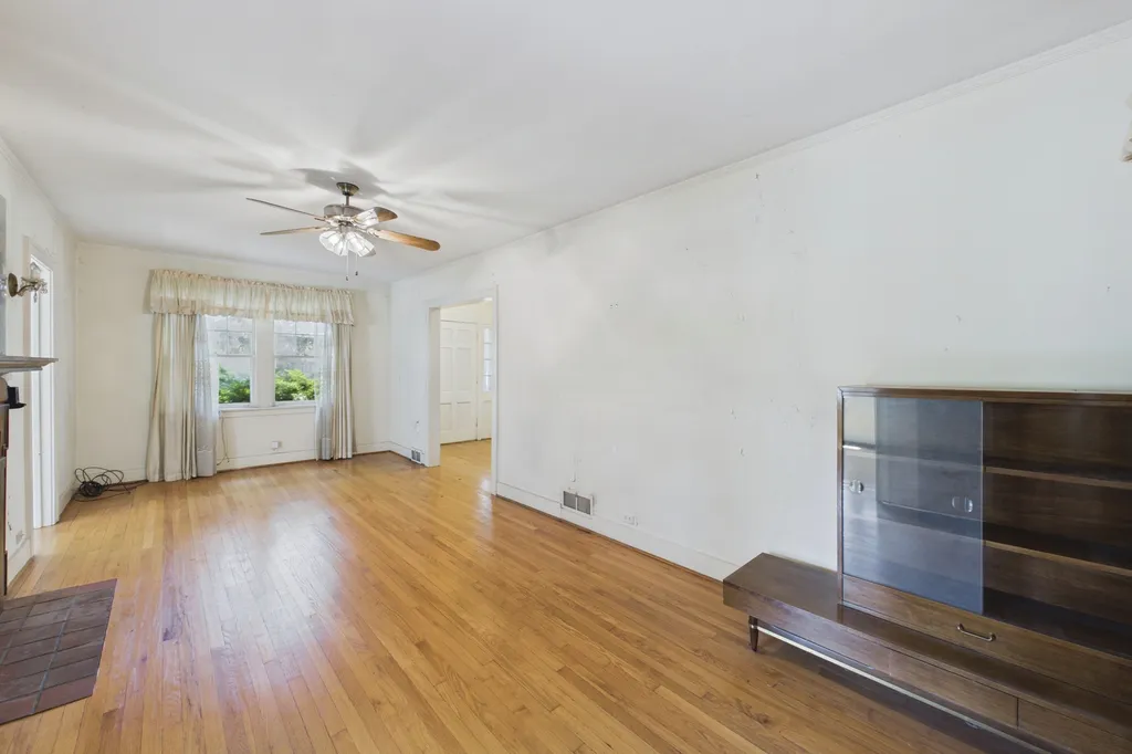 306 North Maple Avenue Elmhurst IL 60126