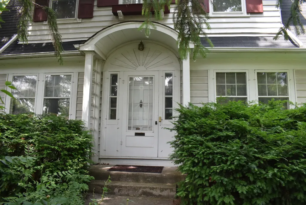 306 North Maple Avenue Elmhurst IL 60126
