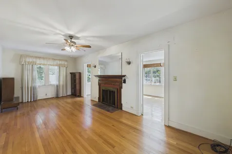 306 North Maple Avenue Elmhurst IL 60126