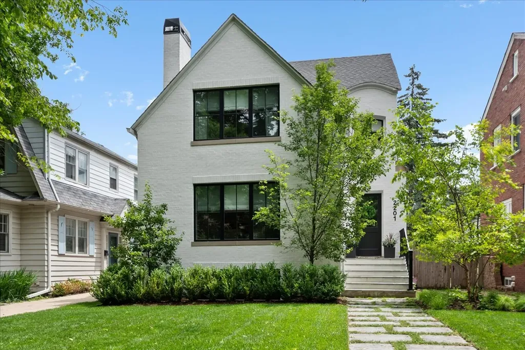 2201 Lincolnwood Drive Evanston IL 60201