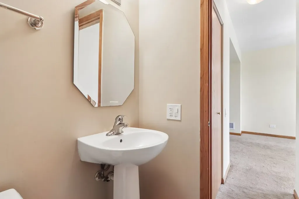 3193 Ketch Court Aurora IL 60503