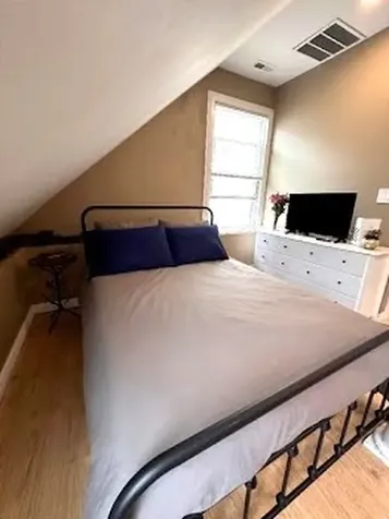 7328 North Honore Street Chicago IL 60626