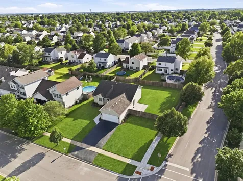 805 Thorn Creek Drive Joliet IL 60436