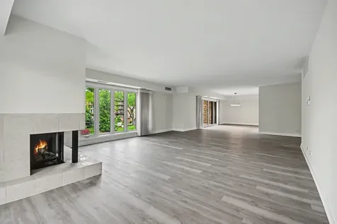 1671 Mission Hills Road Northbrook IL 60062