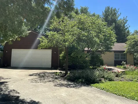 2209 Grange Circle Urbana IL 61801
