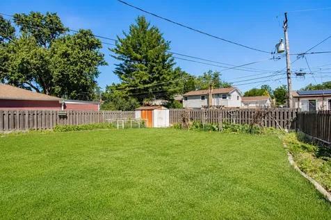 98 Lancaster Lane Des Plaines IL 60018