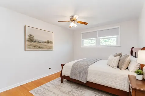98 Lancaster Lane Des Plaines IL 60018