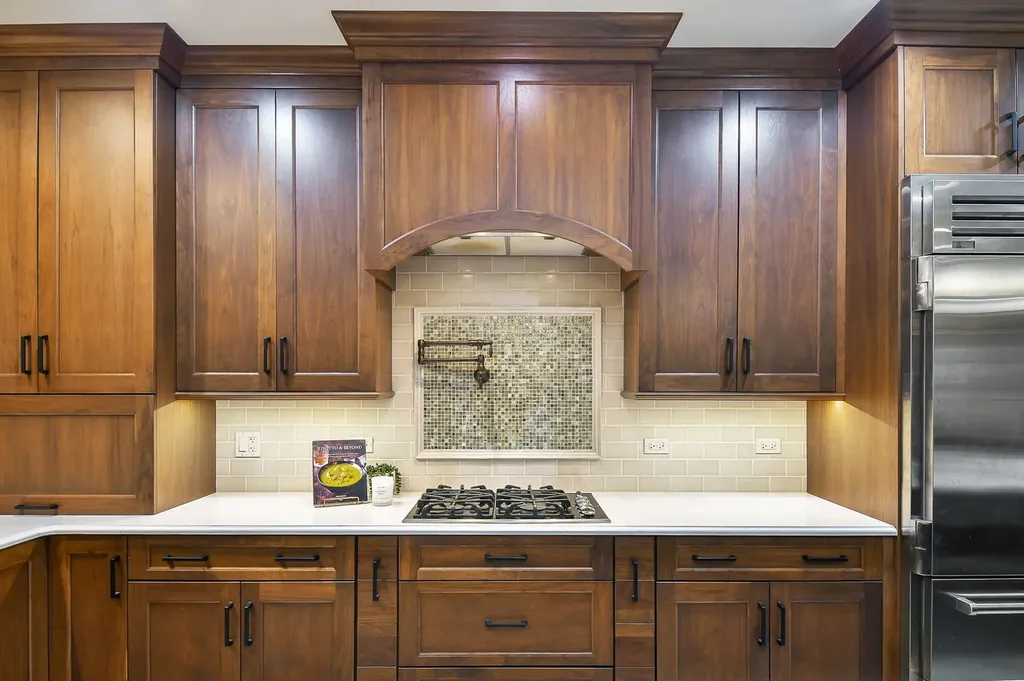 2009 Mackenzie Place Wheaton IL 60187