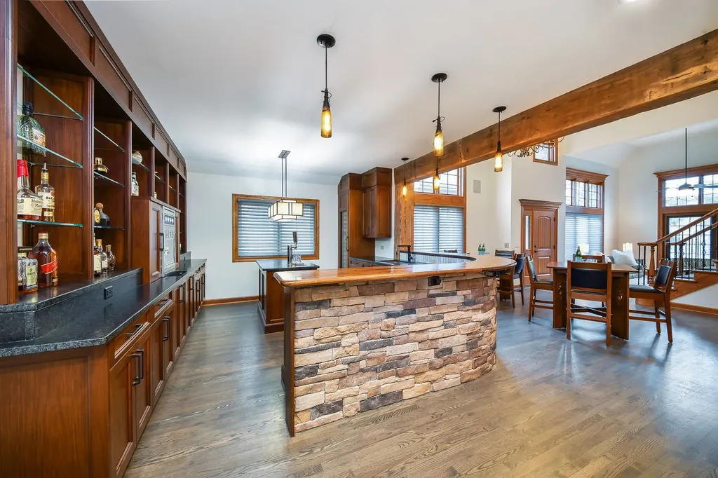 2009 Mackenzie Place Wheaton IL 60187
