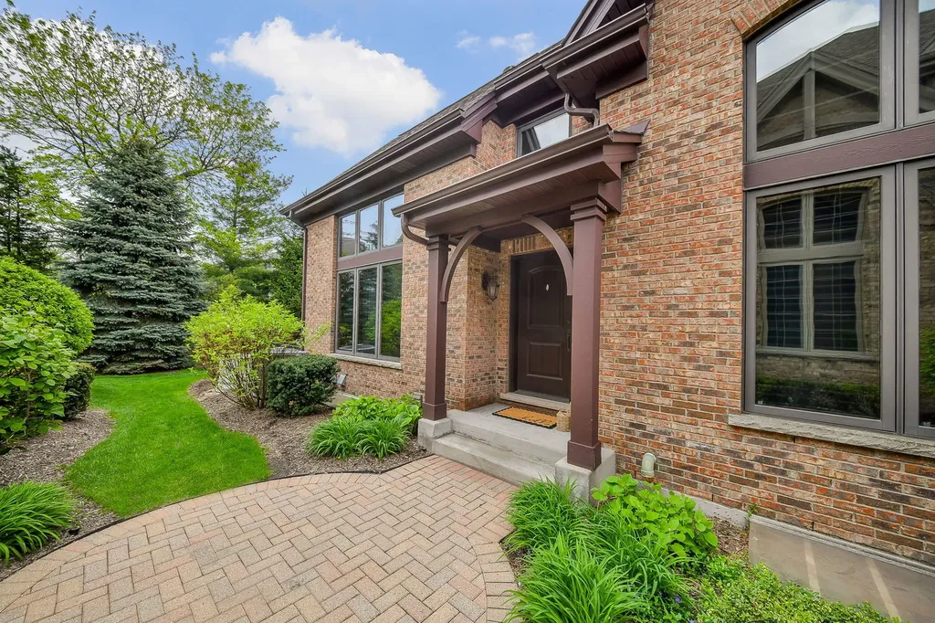 2009 Mackenzie Place Wheaton IL 60187