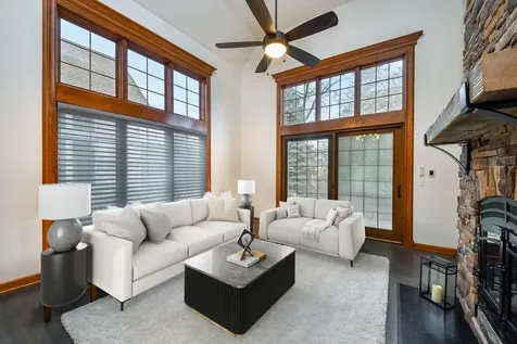 2009 Mackenzie Place Wheaton IL 60187