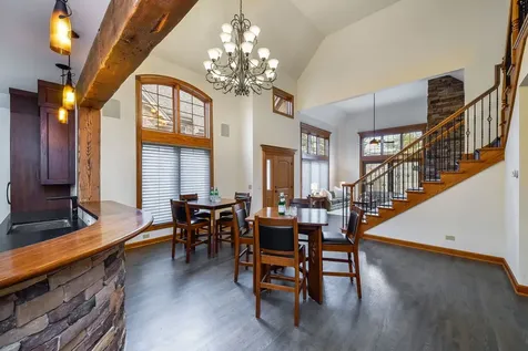 2009 Mackenzie Place Wheaton IL 60187