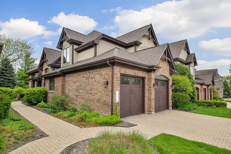 2009 Mackenzie Place Wheaton IL 60187