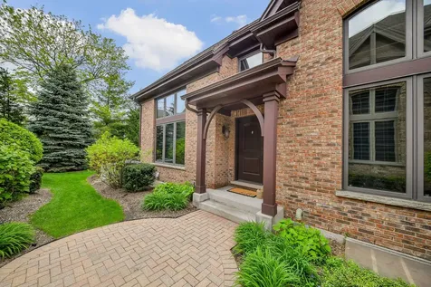 2009 Mackenzie Place Wheaton IL 60187