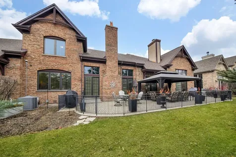 2009 Mackenzie Place Wheaton IL 60187