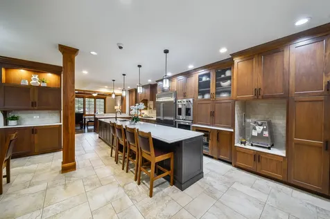 2009 Mackenzie Place Wheaton IL 60187