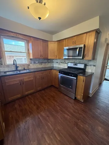 6048 West 79th Street Burbank IL 60459