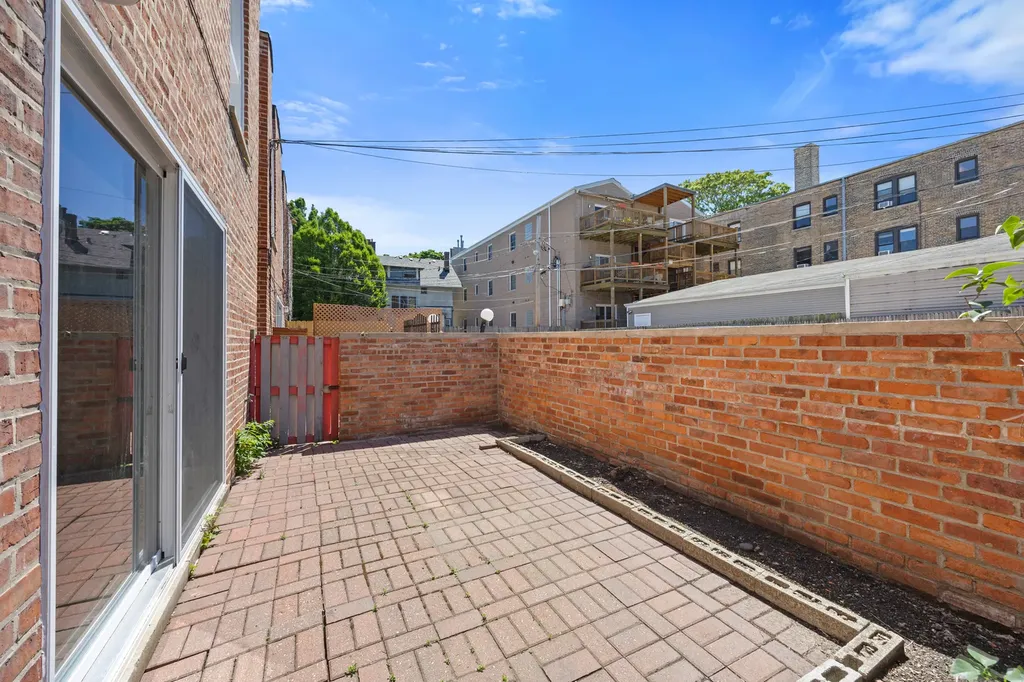 1615 West Greenleaf Avenue Chicago IL 60626