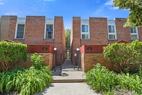 1615 West Greenleaf Avenue Chicago IL 60626