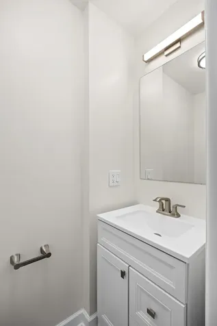 1615 West Greenleaf Avenue Chicago IL 60626