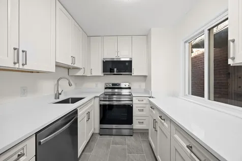 1615 West Greenleaf Avenue Chicago IL 60626