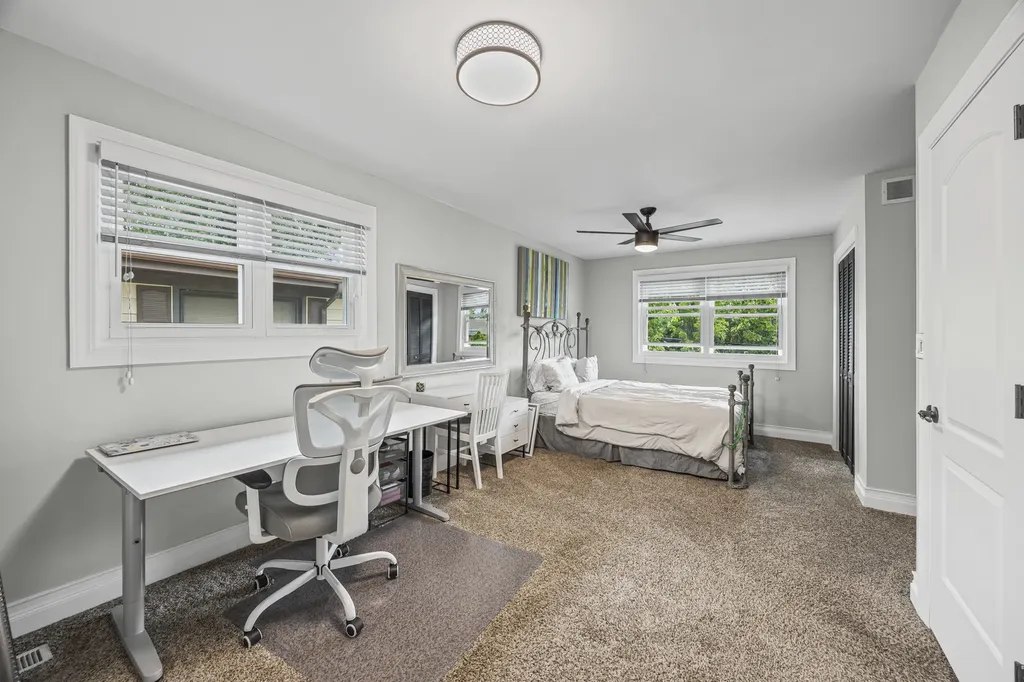 130 South Elm Tree Lane Elmhurst IL 60126