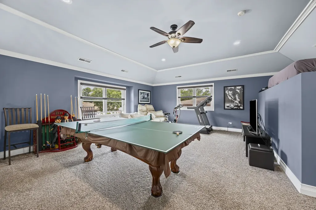 130 South Elm Tree Lane Elmhurst IL 60126