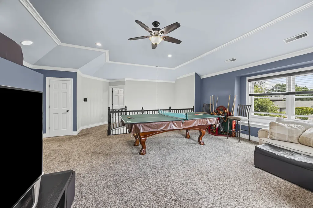 130 South Elm Tree Lane Elmhurst IL 60126