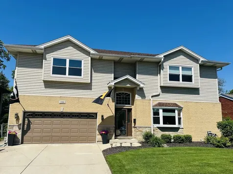 130 South Elm Tree Lane Elmhurst IL 60126