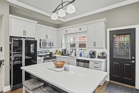 130 South Elm Tree Lane Elmhurst IL 60126